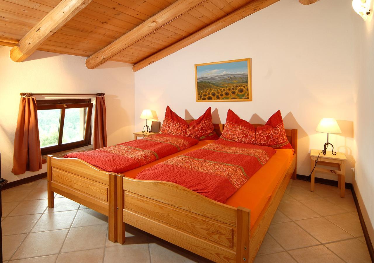 Agriturismo Sondrea Sinio Eksteriør billede